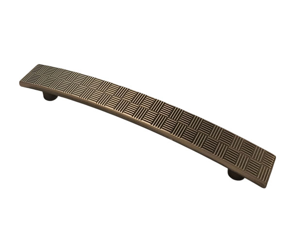 HANDLE ‘CHESS’ 128mm BRUSHED TIN ESTAMP 7191.825
