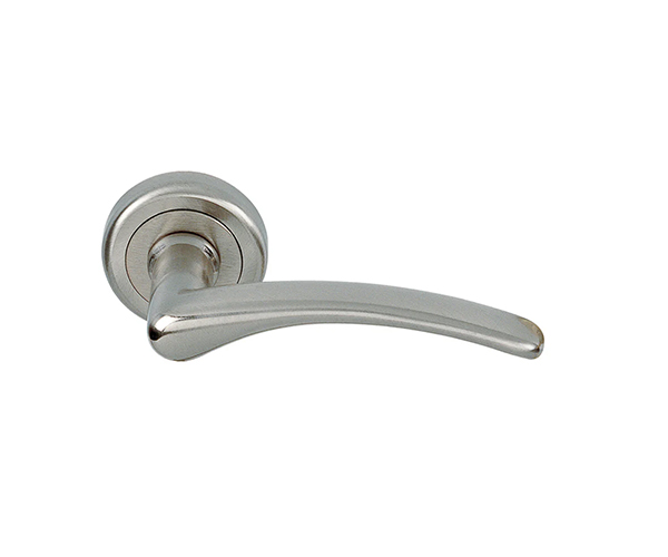 PAIR DOOR HANDLE ZAMAK SATIN NICKEL W/ ROSETTE {OVAL KEY HOLE} HERRA R-333