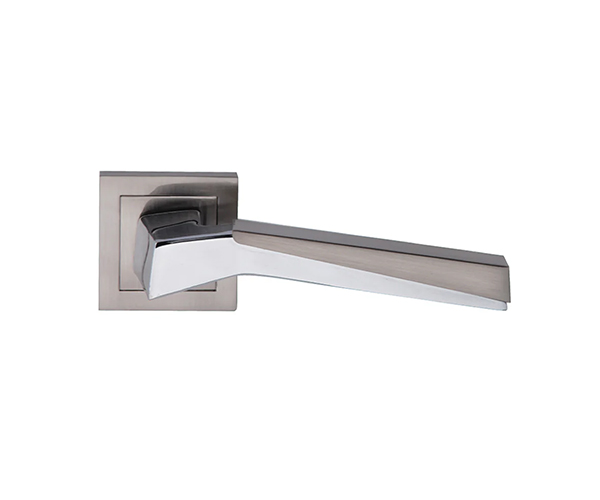 PAIR DOOR HANDLE ZAMAK – COMBINED NICKEL W/ROSETTE {OVAL KEY HOLE} HERRA RCC-120