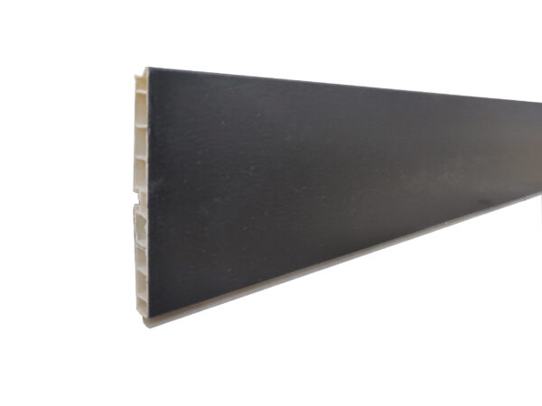 METRE PLINTH PVC BLACK NR STRIP 4 MT